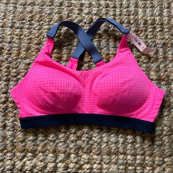 Victoria’s Secret Lightweight Sports Bra NWT - Picture 2 of 4